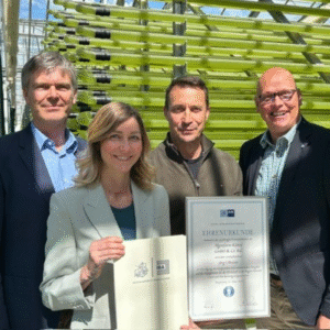 Bild mit 4 Personen: von links: Christian Jahr, Kirstin Knufmann, Jörg Ullmann, Hendrik Stiller