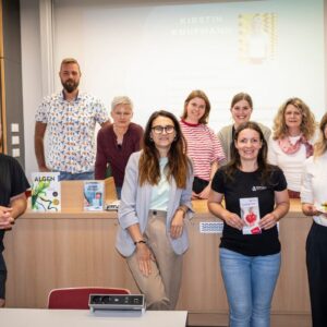 Kirstin mit 9 weiteren Teilnehmern der Food Party
